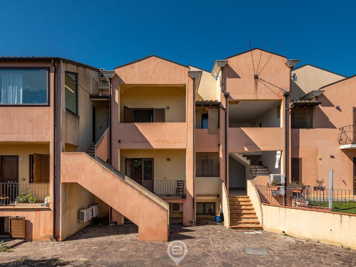 Sun & Sea Studio Тортоли Экстерьер фото